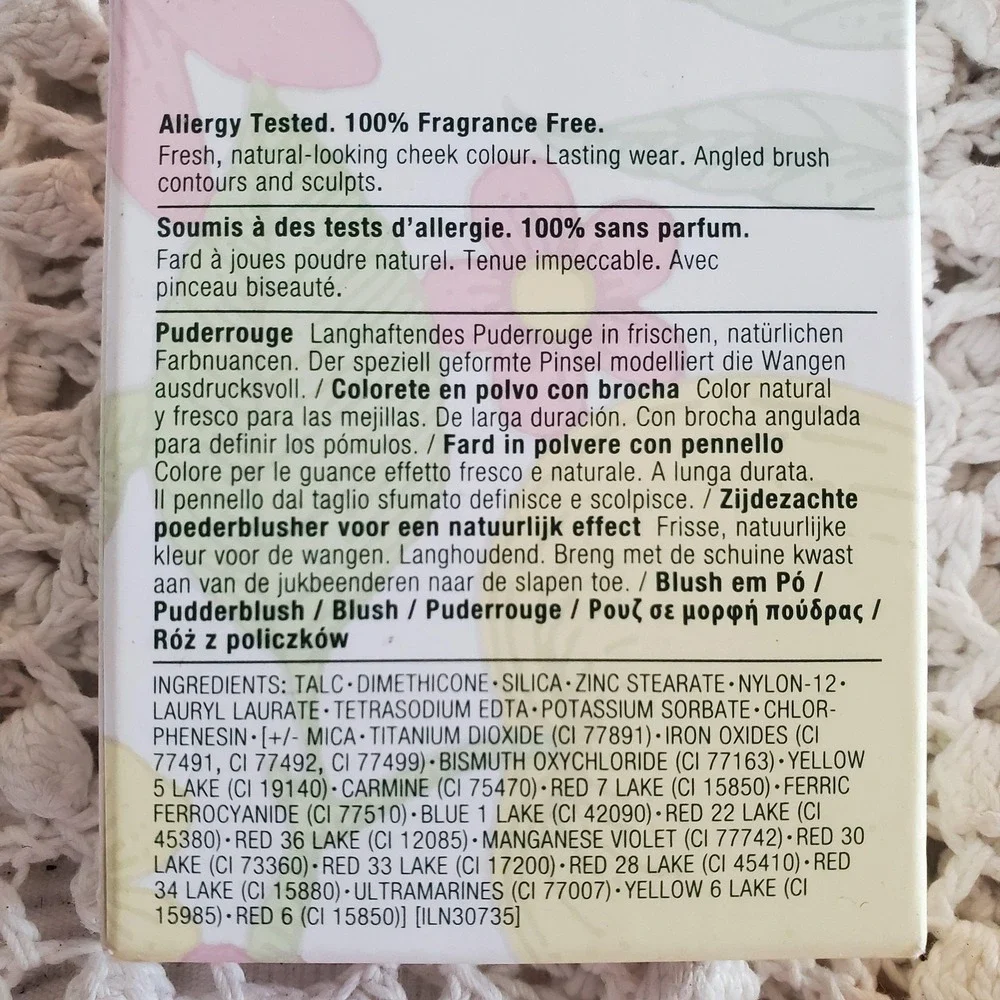 Clinique blushing blush
